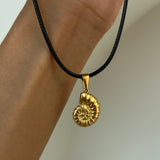 Fossil Sea Shell Kette